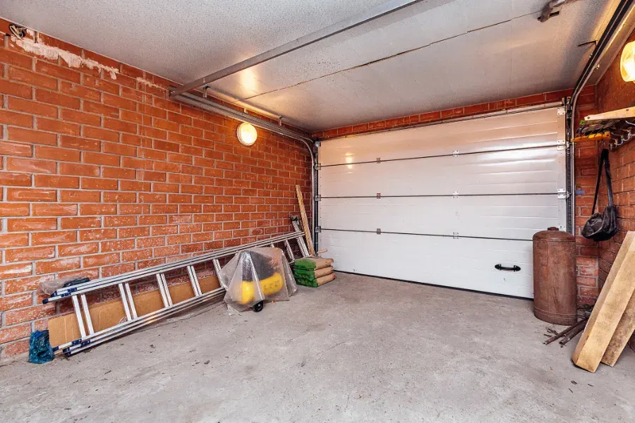 Why Delaying a Garage Junk Removal Can Lead to Bigger Issues in Hesperia, CA